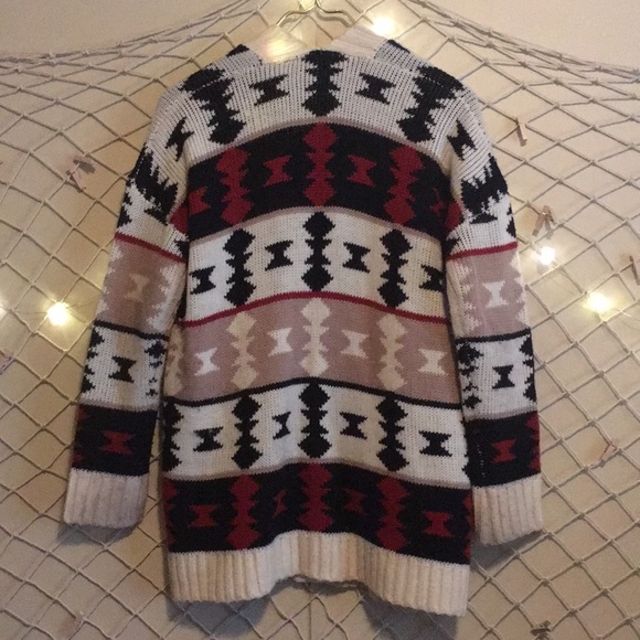 Geometric Pattern Cardigan - Picture 2 of 3